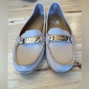 Coach Driving Loafer Size 7 Cream Pebbled Leather Gold Hardware